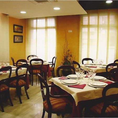 San Leonardo de Yagüe Hostal Torres מראה חיצוני תמונה