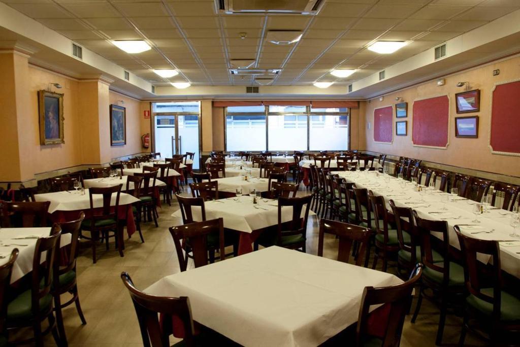 San Leonardo de Yagüe Hostal Torres מראה חיצוני תמונה