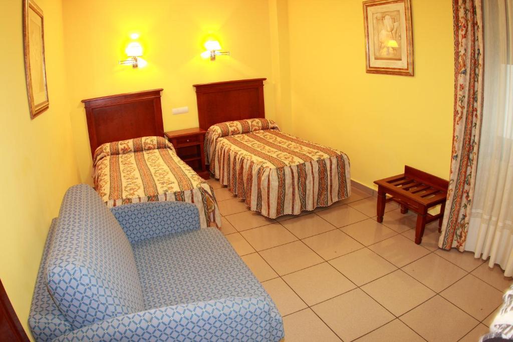 San Leonardo de Yagüe Hostal Torres חדר תמונה