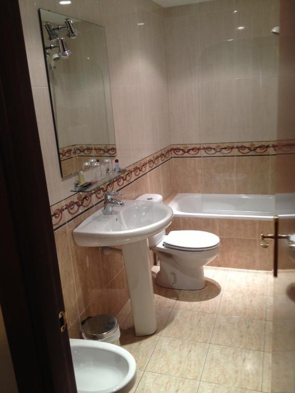 San Leonardo de Yagüe Hostal Torres חדר תמונה