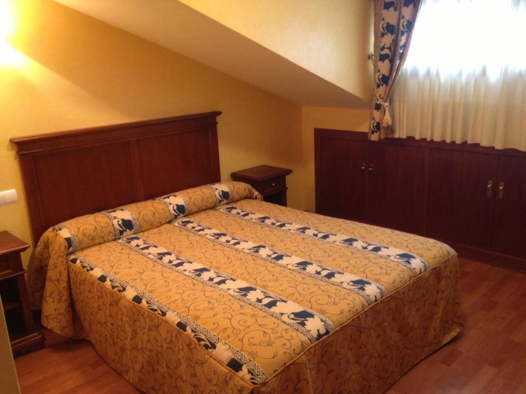 San Leonardo de Yagüe Hostal Torres חדר תמונה
